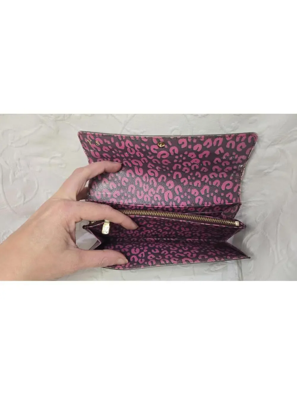 Louis Vuitton Monogram Sarah Wallet – Limited Edition w-COA